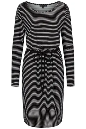 Alma Dress5 | Black / White | Kjole med bindebånd fra Liberté